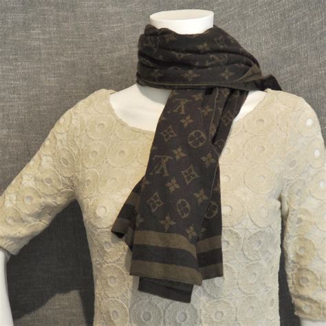 louis vuitton cashmere scarf price.